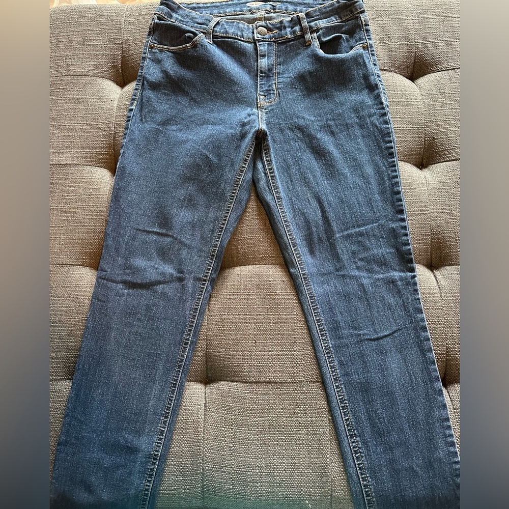 Women’s Old Navy, super skinny midrise dark wash jeans size 8